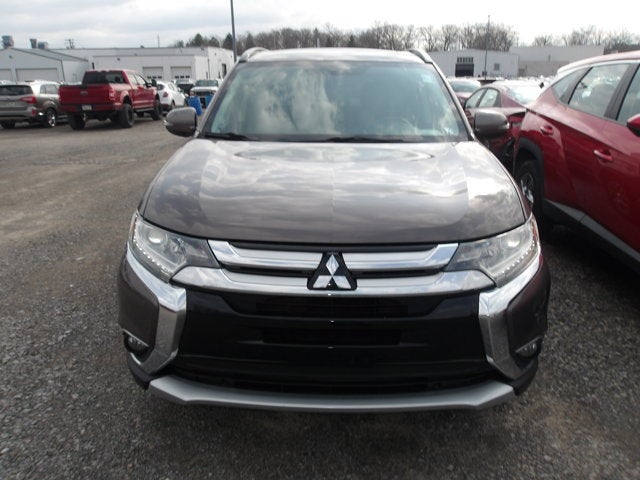 2016 Mitsubishi Outlander Base