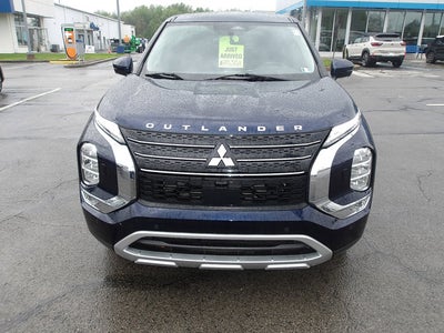 2023 Mitsubishi Outlander SE
