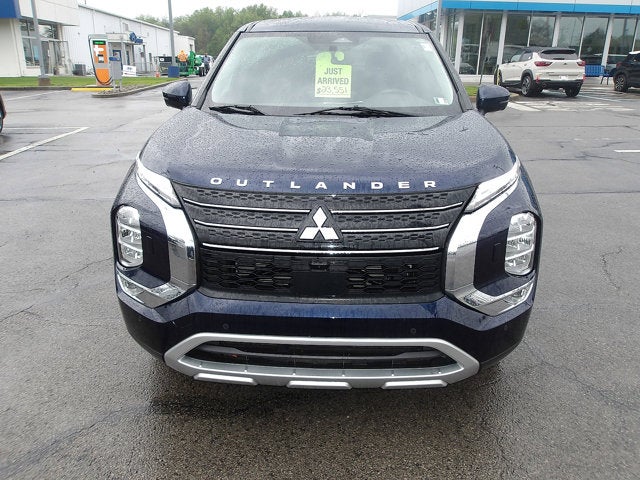 2023 Mitsubishi Outlander SE