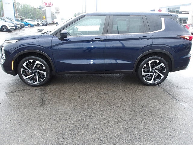 2023 Mitsubishi Outlander SE