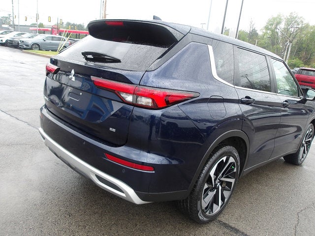 2023 Mitsubishi Outlander SE