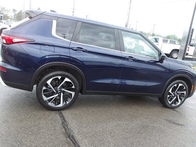 2023 Mitsubishi Outlander SE
