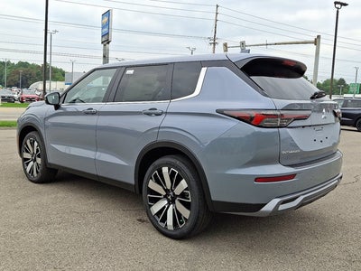 2026 Mitsubishi Outlander SE