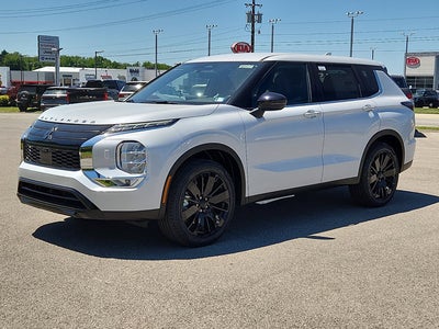 2026 Mitsubishi Outlander Base
