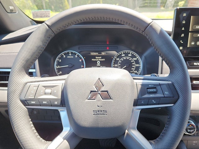 2026 Mitsubishi Outlander Base