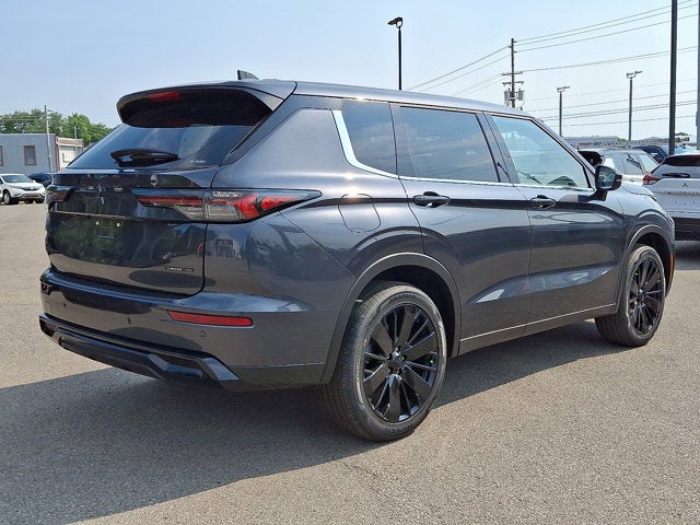 2026 Mitsubishi Outlander Base