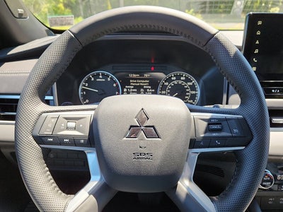 2026 Mitsubishi Outlander Base