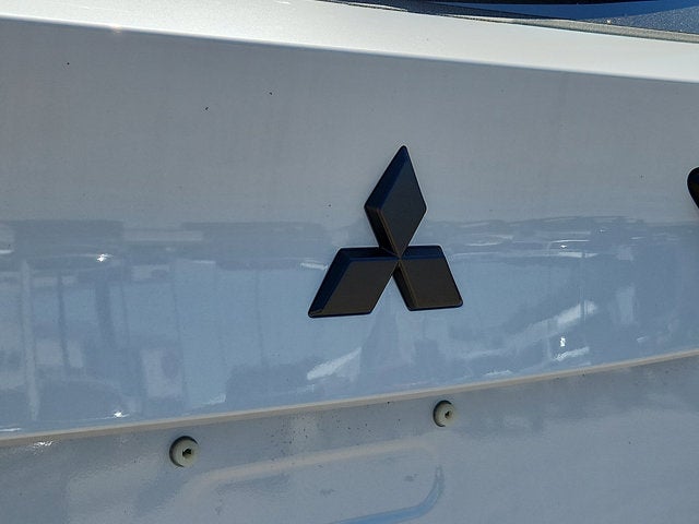 2026 Mitsubishi Outlander Base