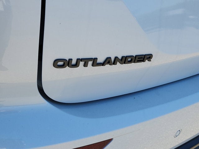 2026 Mitsubishi Outlander Base