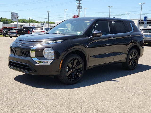 2026 Mitsubishi Outlander Base