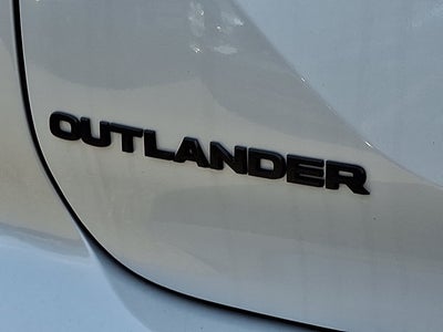2026 Mitsubishi Outlander Base