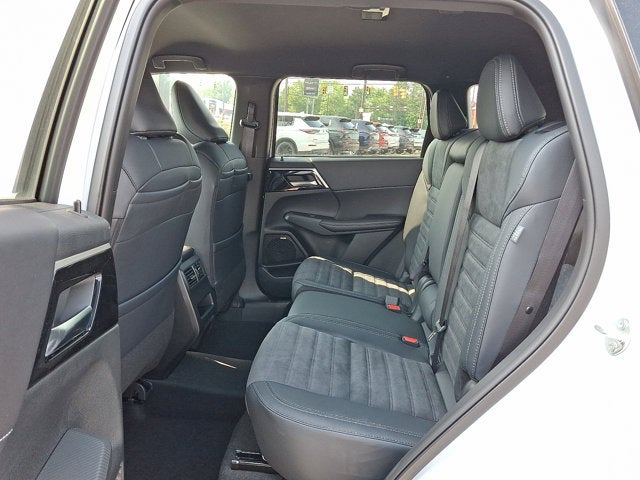2026 Mitsubishi Outlander Base