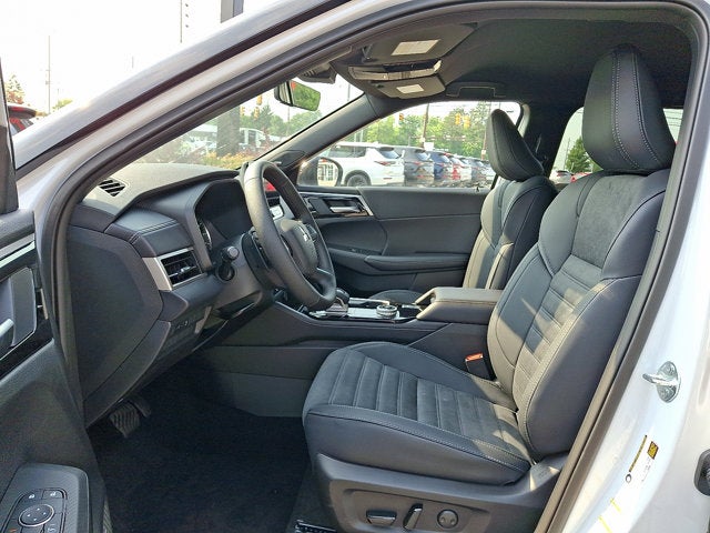 2026 Mitsubishi Outlander Base