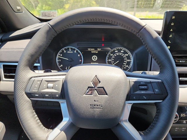 2026 Mitsubishi Outlander Base