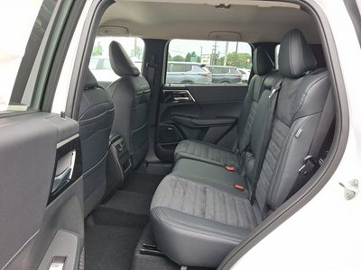 2026 Mitsubishi Outlander SE