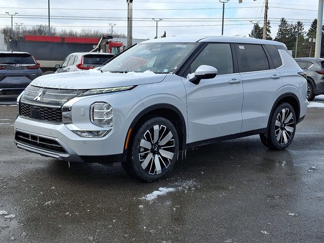 2026 Mitsubishi Outlander SE
