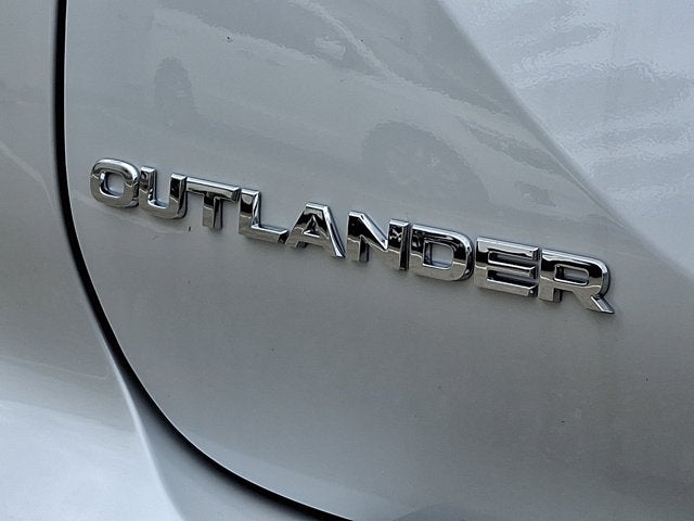2026 Mitsubishi Outlander SE