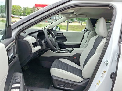 2026 Mitsubishi Outlander SE
