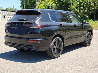 2026 Mitsubishi Outlander Base