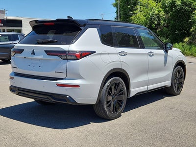 2026 Mitsubishi Outlander Base