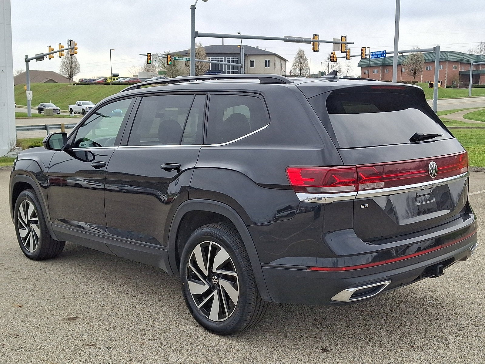 2024 Volkswagen Atlas 2.0T SE w/Technology