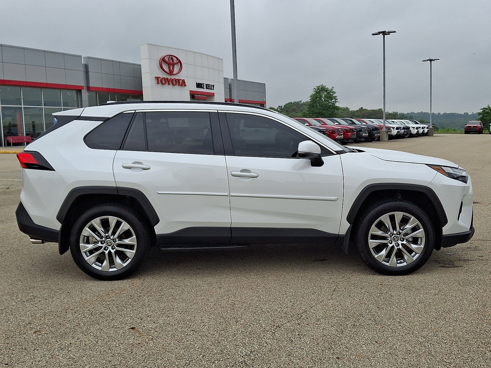 2025 Toyota RAV4 XLE Premium