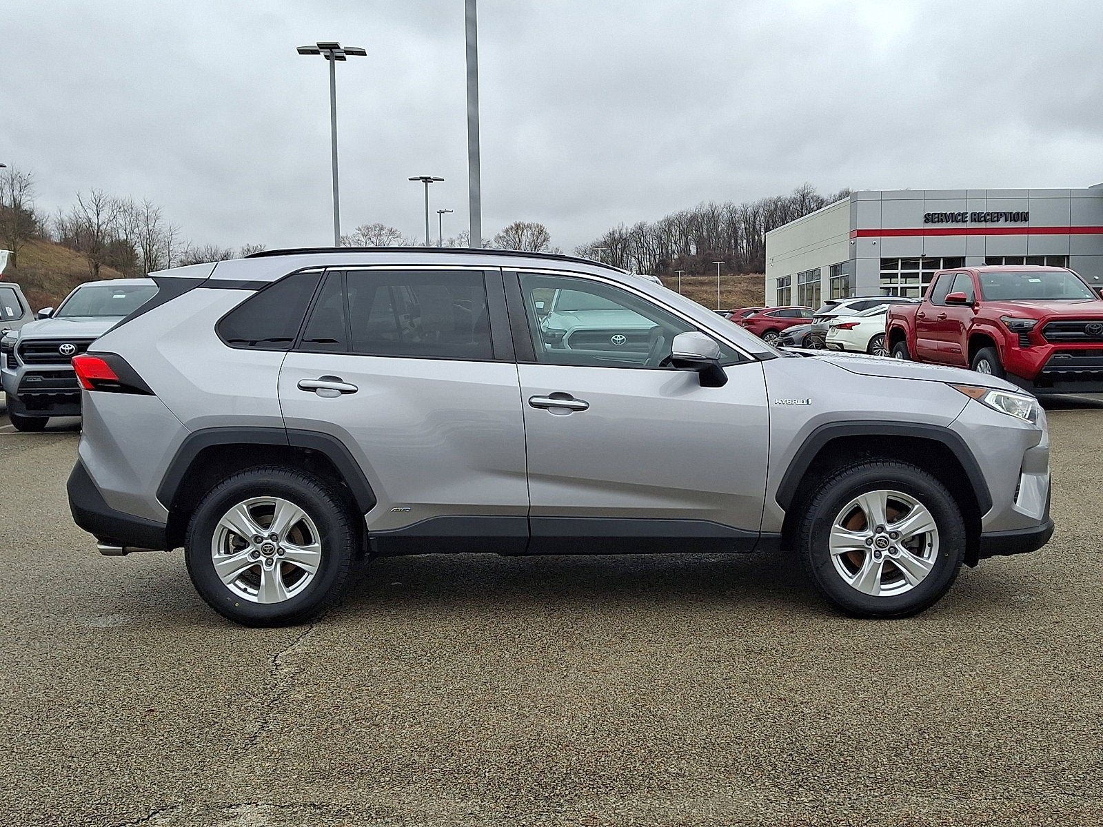 2021 Toyota RAV4 Hybrid XLE