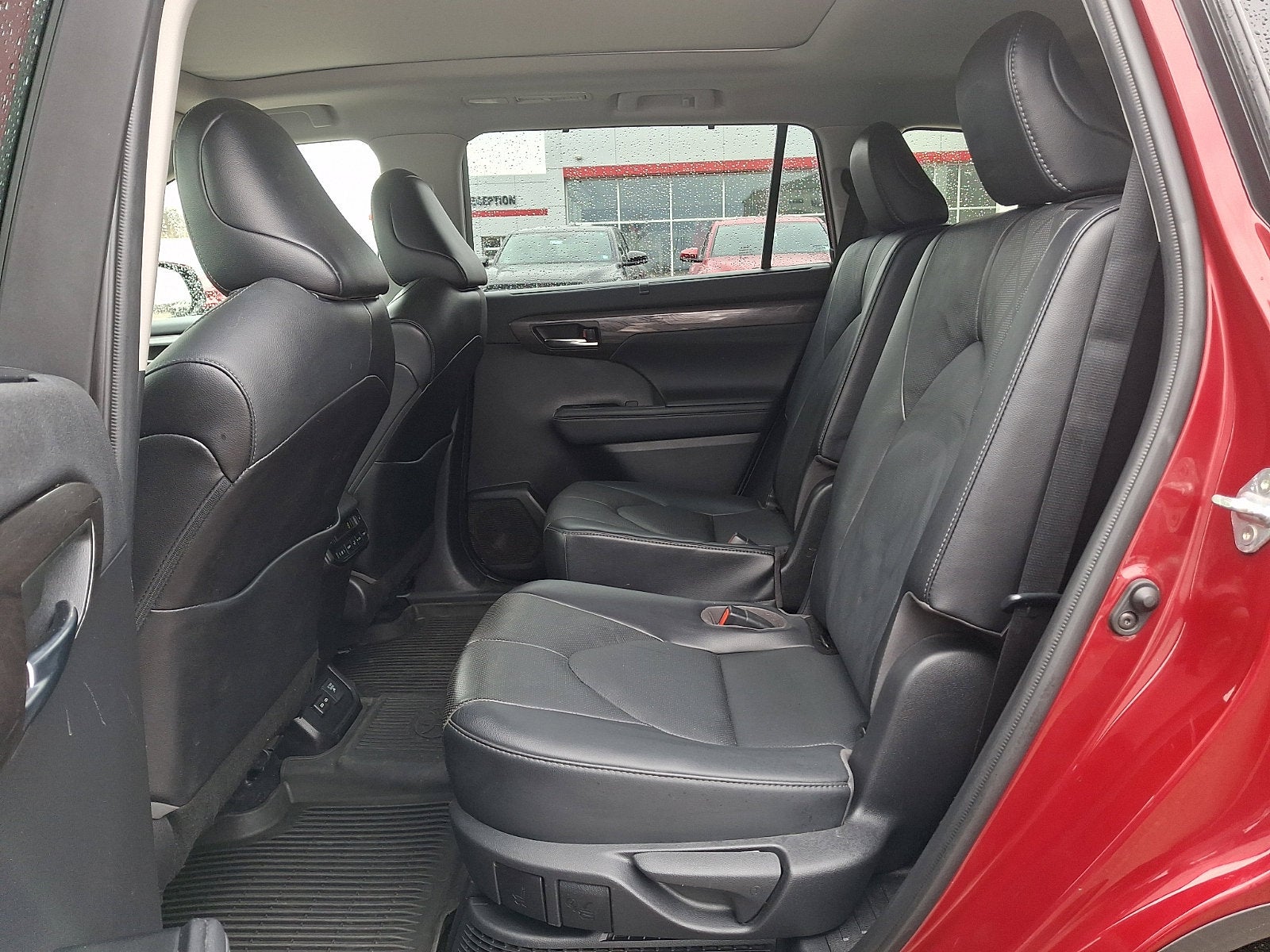 2022 Toyota Highlander Hybrid Platinum