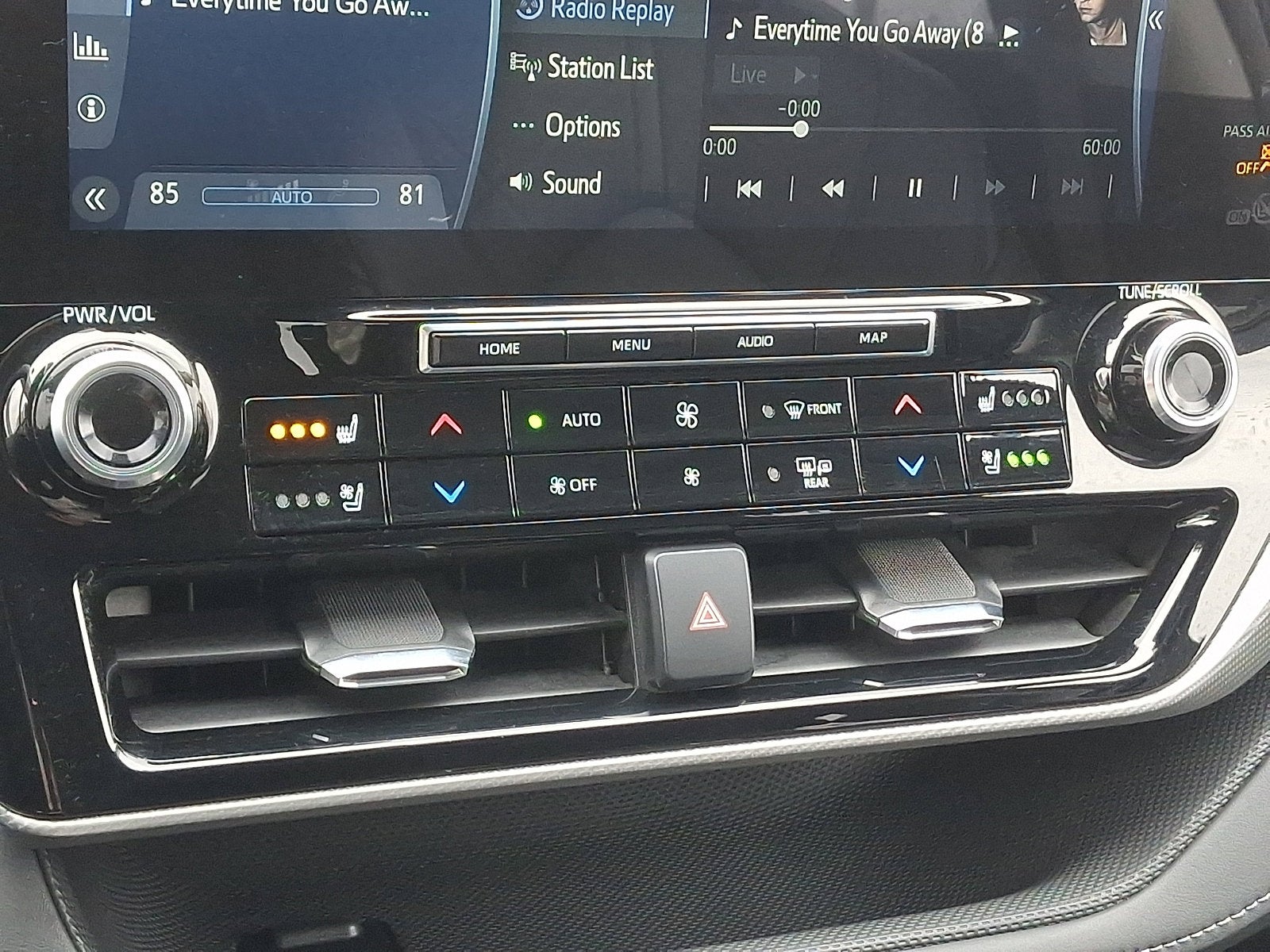 2022 Toyota Highlander Hybrid Platinum