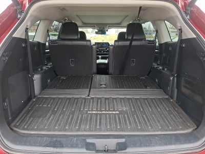 2022 Toyota Highlander Hybrid Platinum