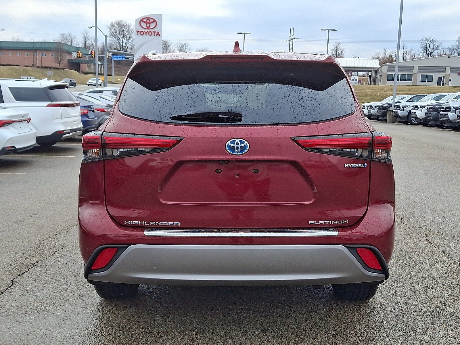 2022 Toyota Highlander Hybrid Platinum