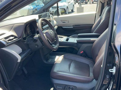 2023 Toyota Sienna Platinum