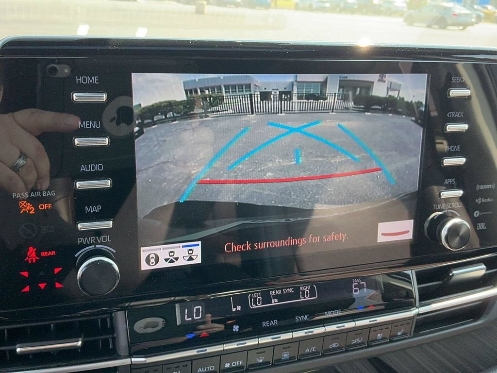 2023 Toyota Sienna Platinum