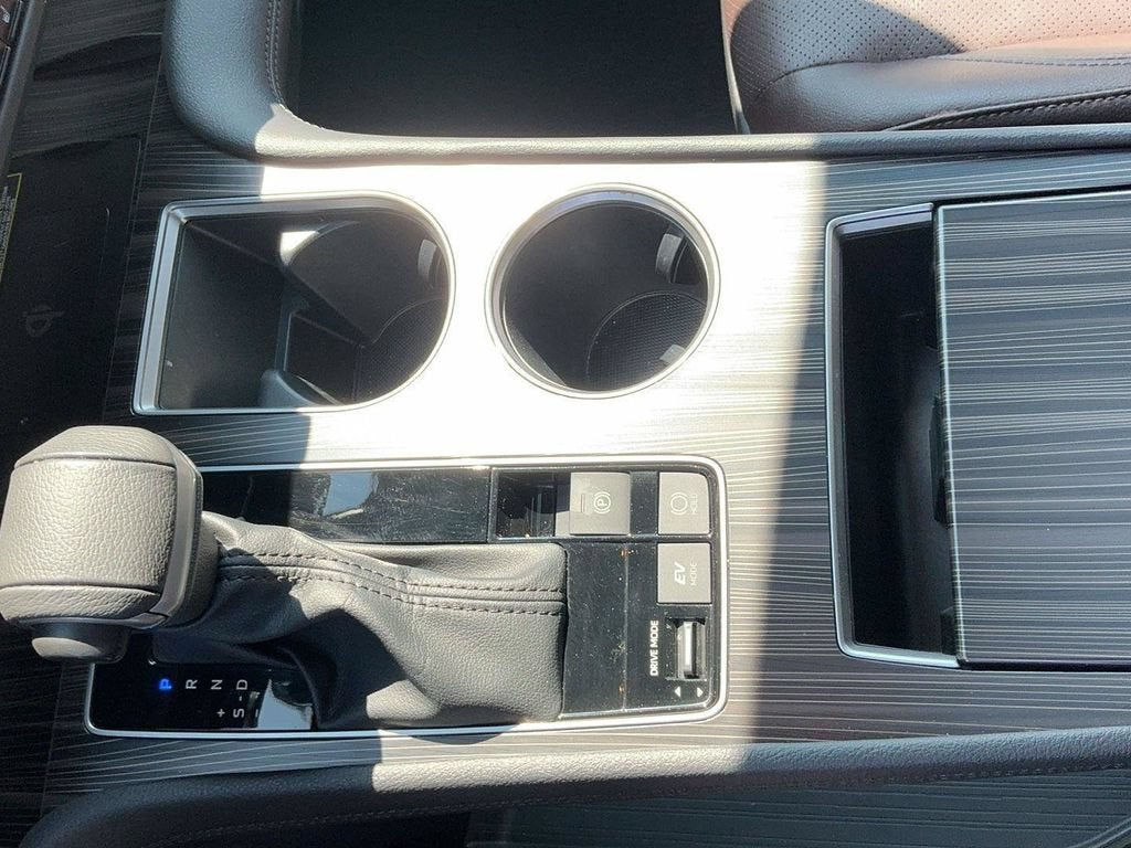 2023 Toyota Sienna Platinum