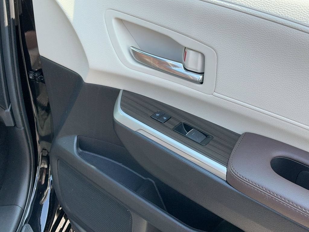 2023 Toyota Sienna Platinum
