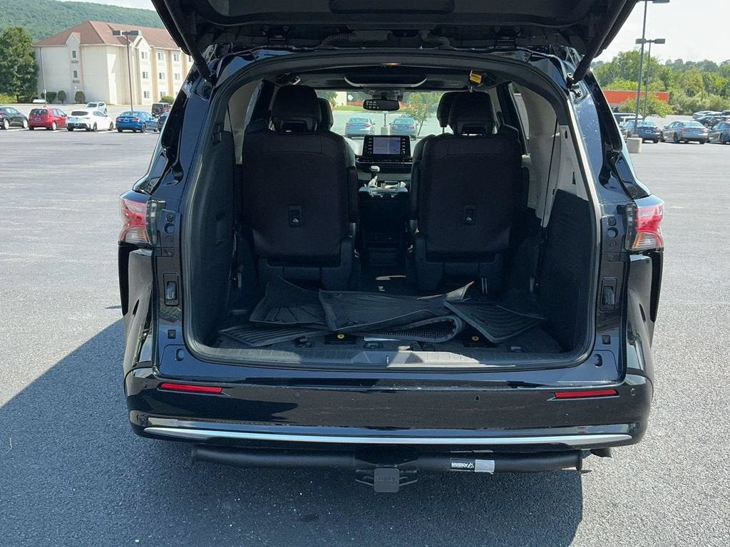 2023 Toyota Sienna Platinum