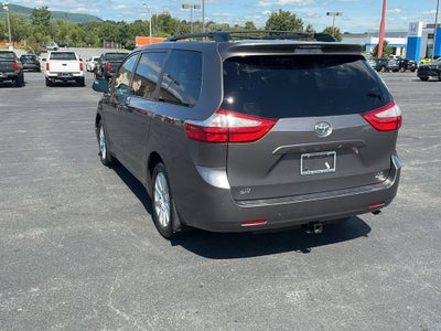 2017 Toyota Sienna LE