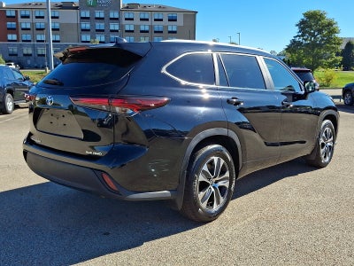 2026 Toyota Highlander Base