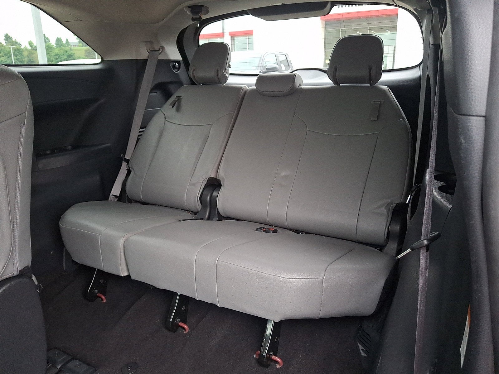2025 Toyota Sienna Base