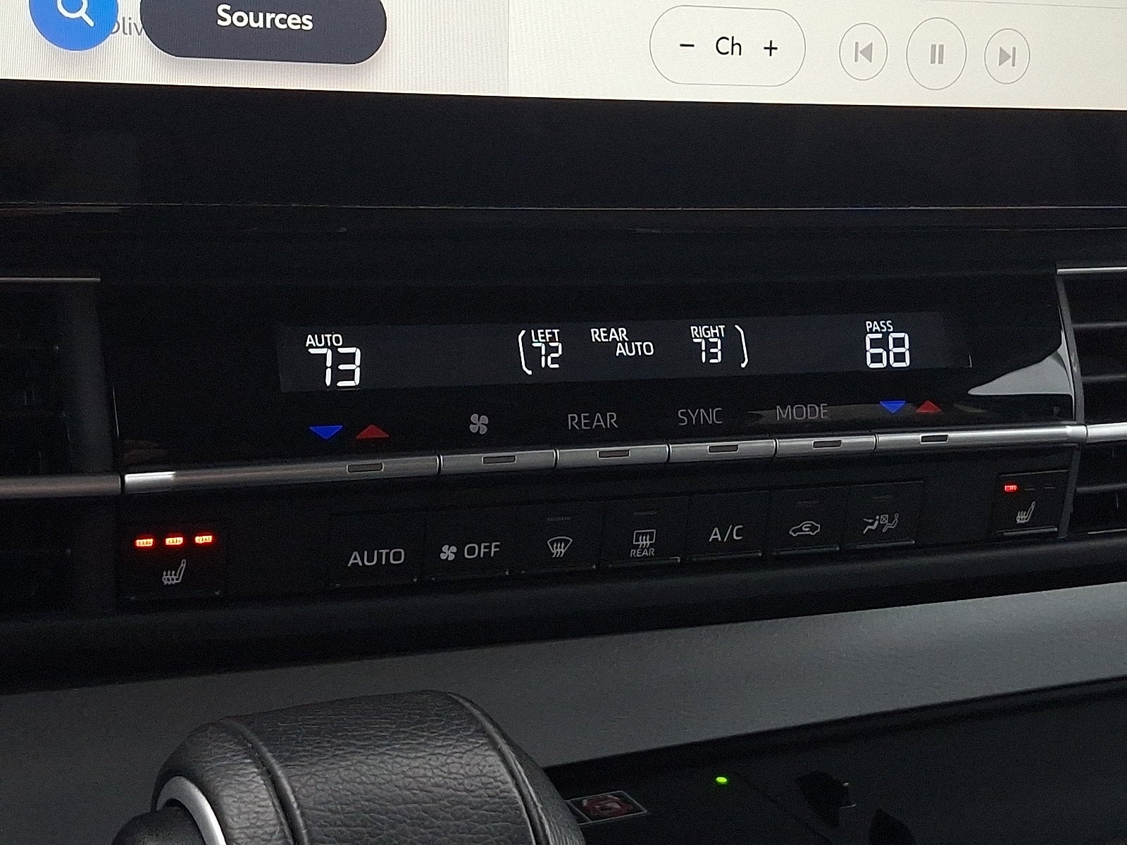 2025 Toyota Sienna Base