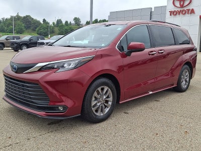 2025 Toyota Sienna Base