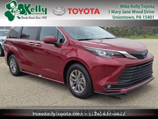 2025 Toyota Sienna Base