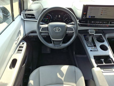 2025 Toyota Sienna XLE