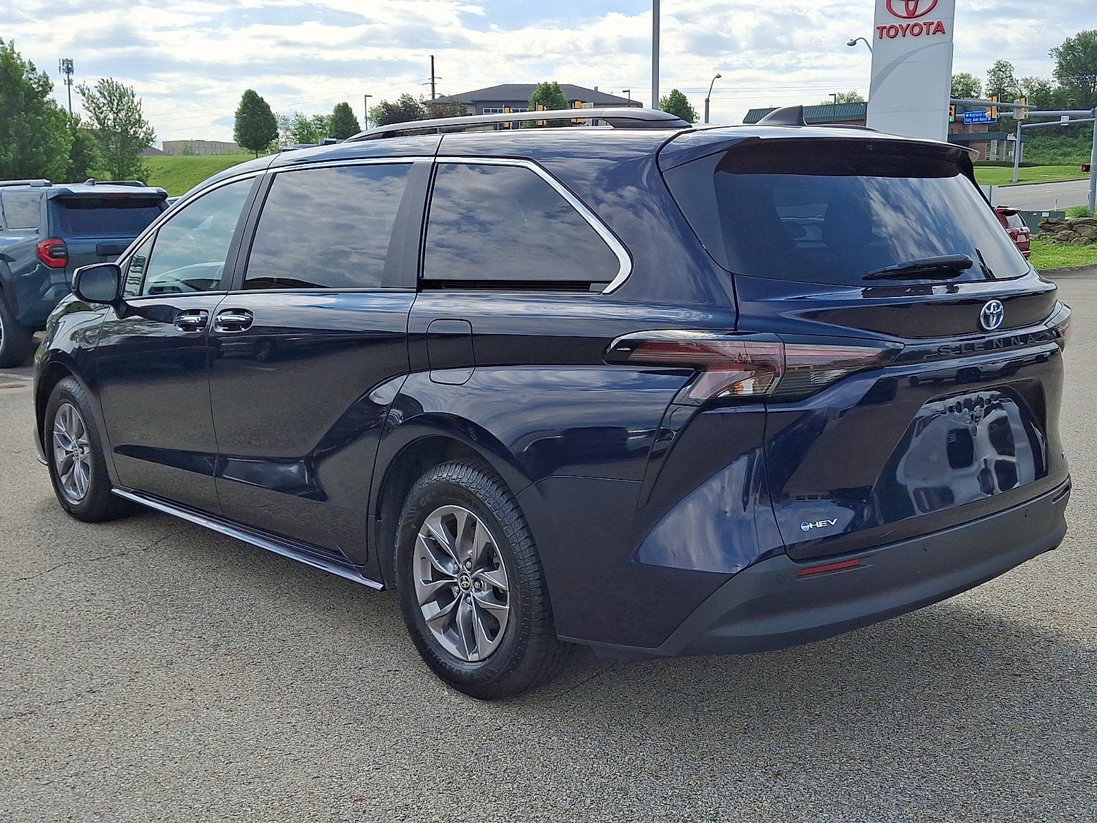 2025 Toyota Sienna XLE