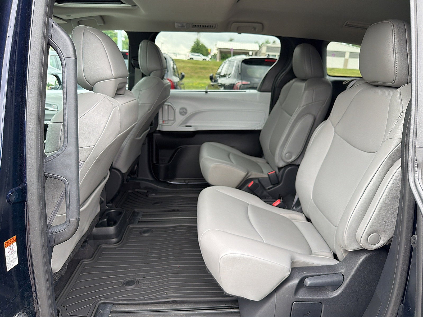 2025 Toyota Sienna Base