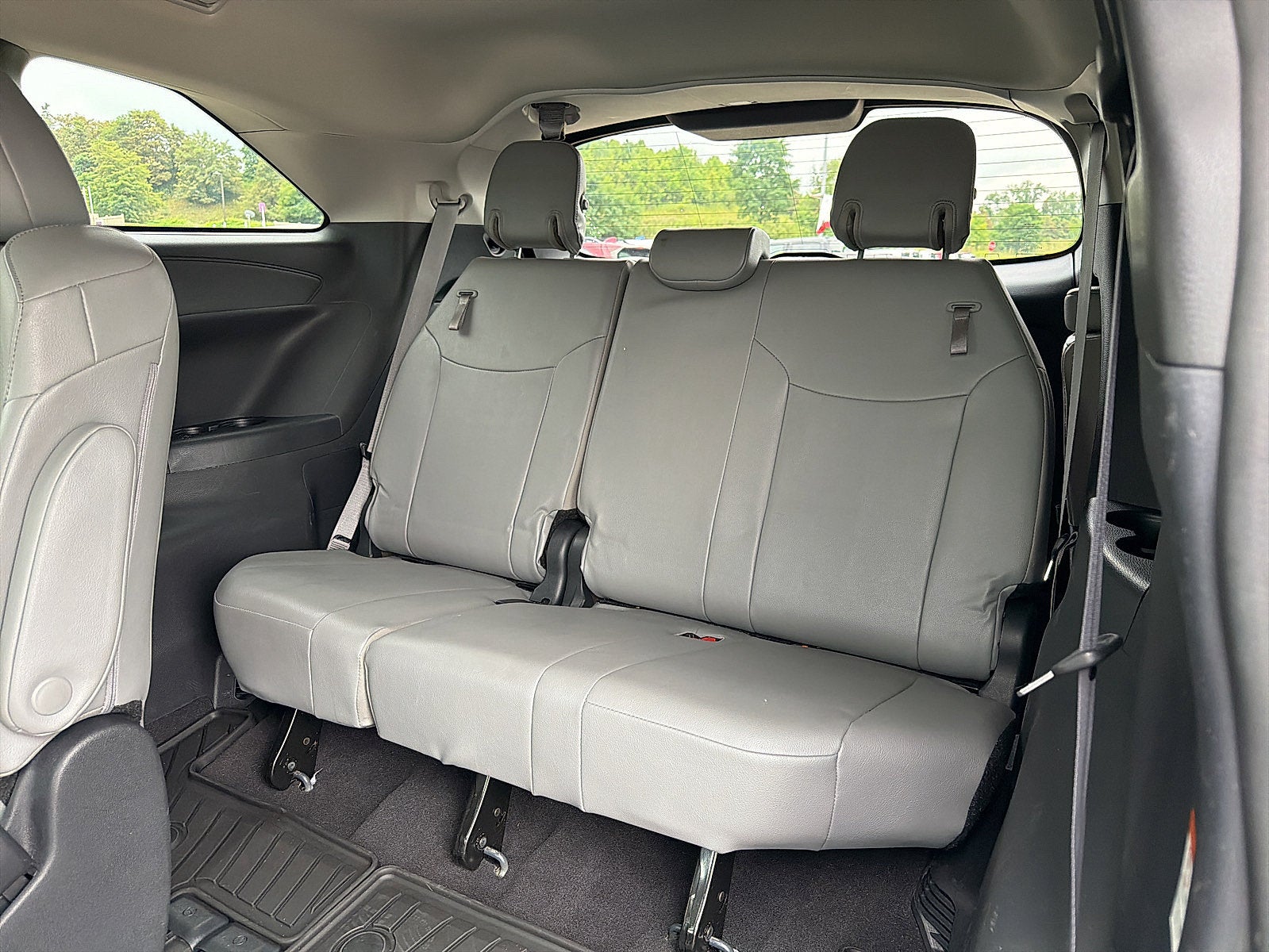 2025 Toyota Sienna Base