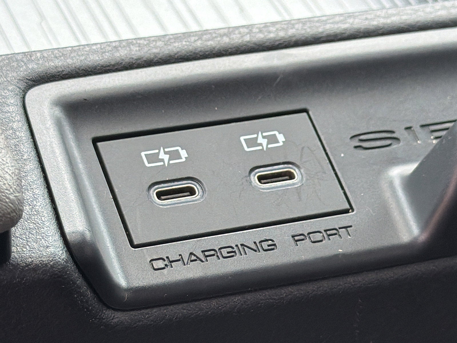 2025 Toyota Sienna Base