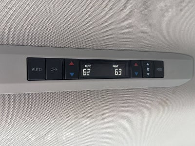 2025 Toyota Sienna Base