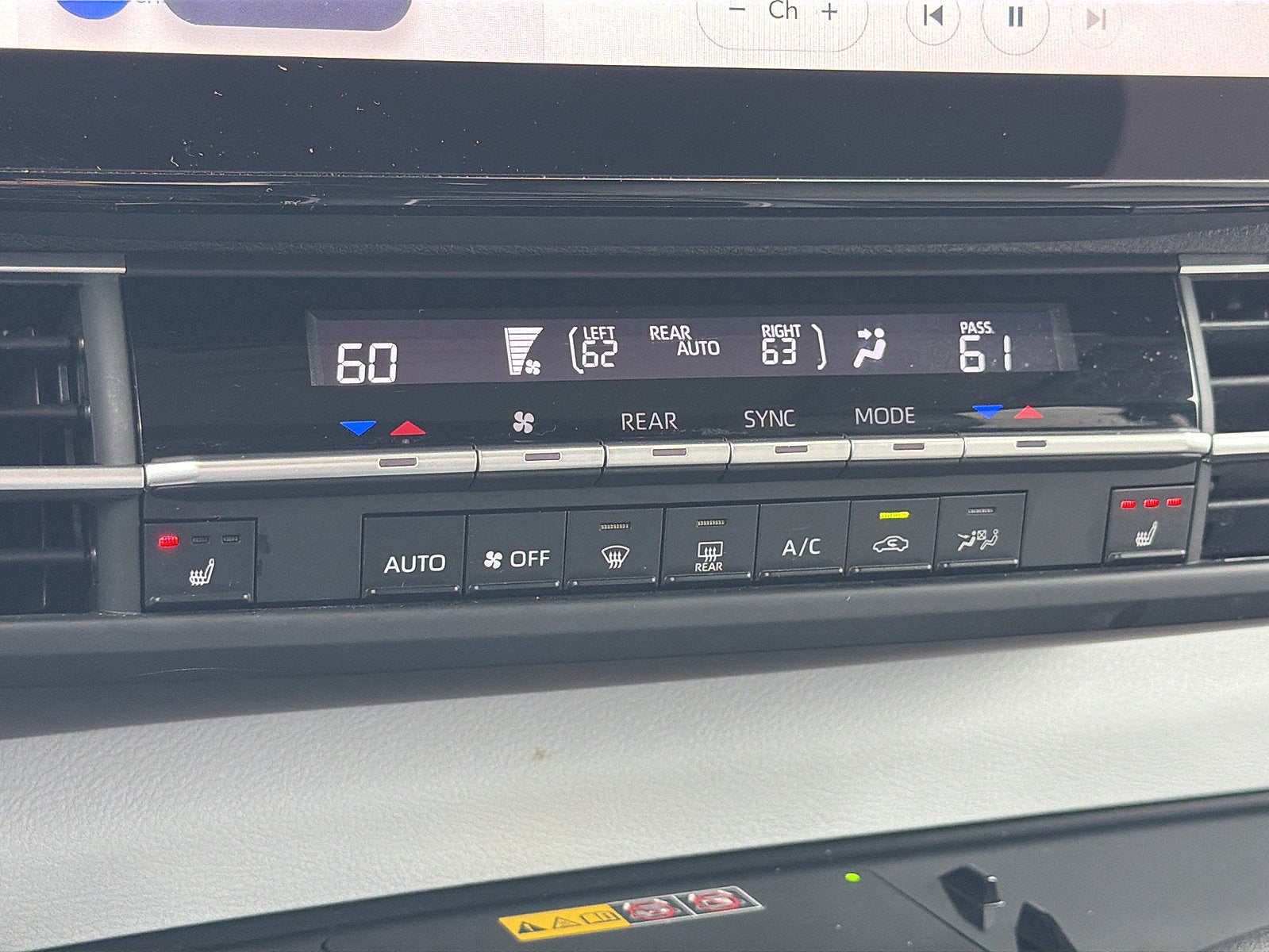 2025 Toyota Sienna Base