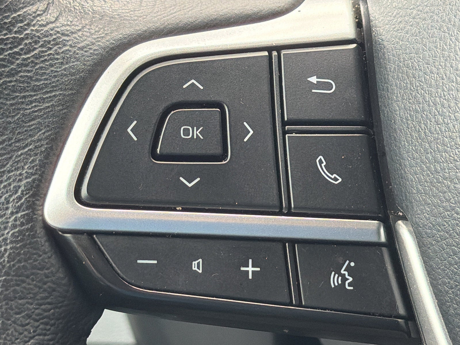 2025 Toyota Sienna Base
